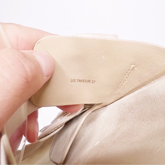 Vince Cream and Tan Sandals - Picture 4 of 5